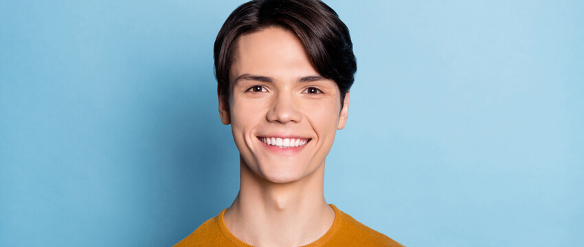 Veneers Pros and Cons – Weighing To Determine If They’re Right For You